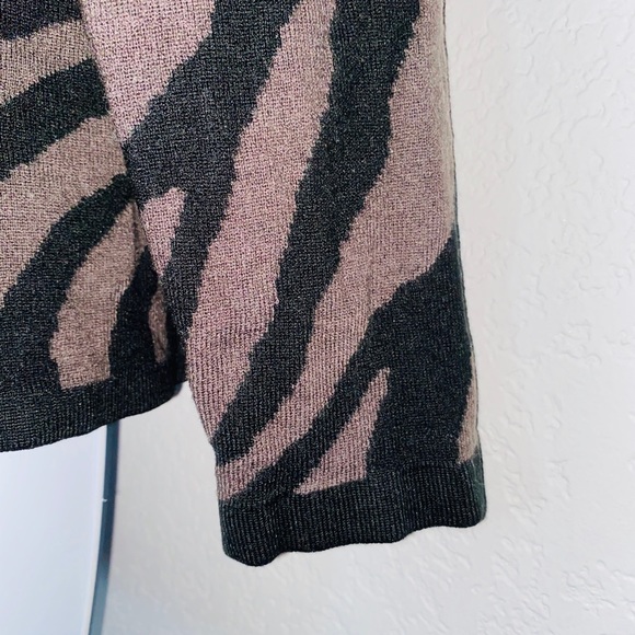 Soft Sweater - Picture 2 of 5